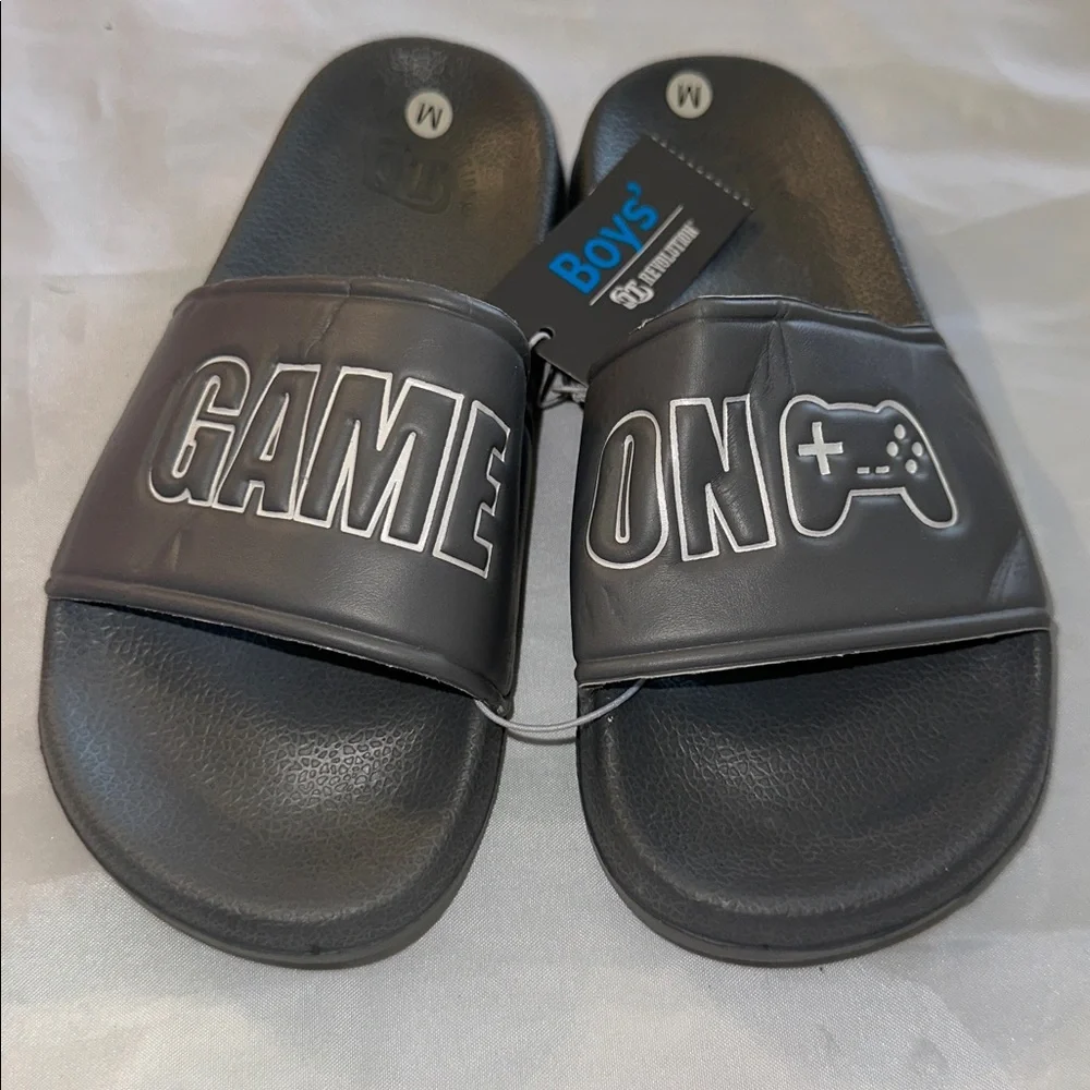 NWT Boys Slam Dunk Basketball Sandal Slides Shoes Size M 13/1